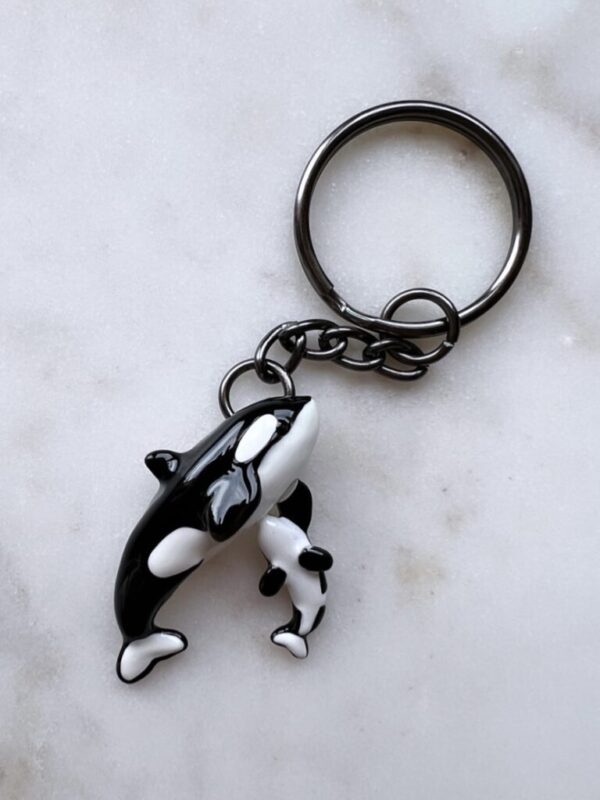 killer whale keychain