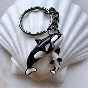 orca keychain - family bond