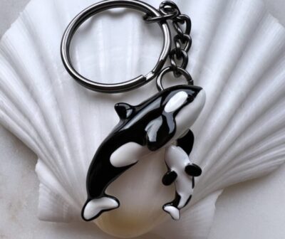 orca keychain - family bond