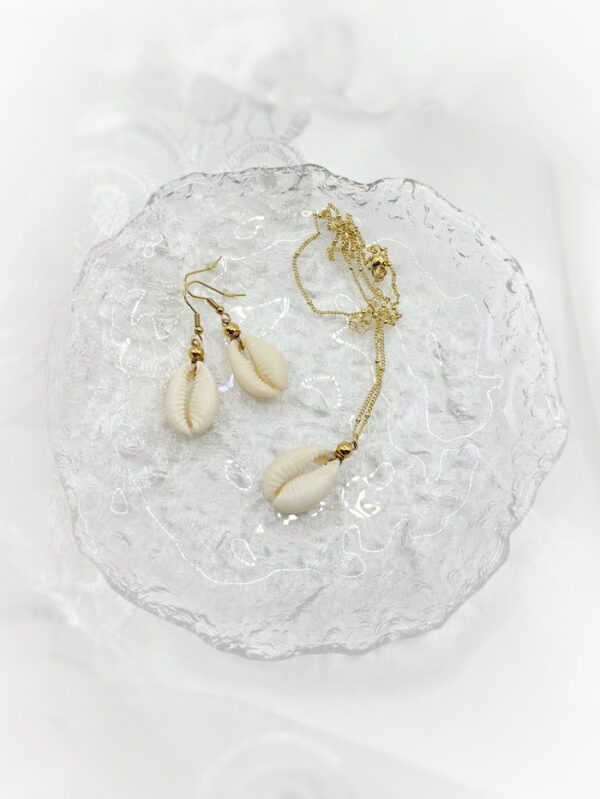 cowrie shell jewelry set