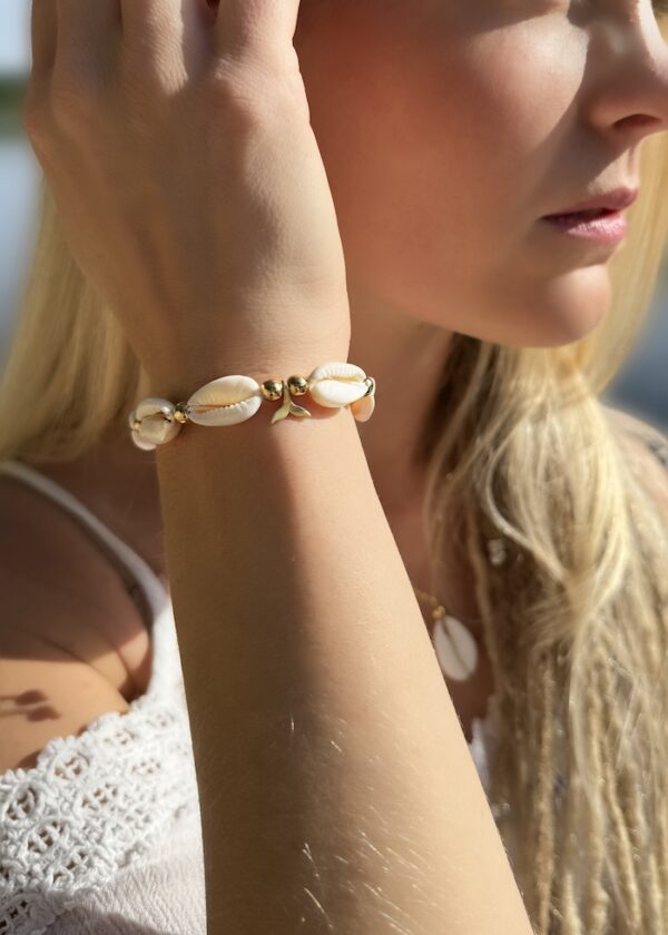 golden shell bracelet