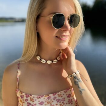 Cowrie shell necklace - black&white