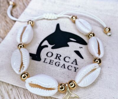 Whale tail cowrie shell bracelet