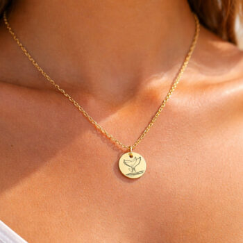Minimalist Whale Tail Necklace – Engraved Pendant (Customizable)
