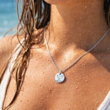 Minimalist Whale Tail Necklace – Engraved Pendant (Customizable)